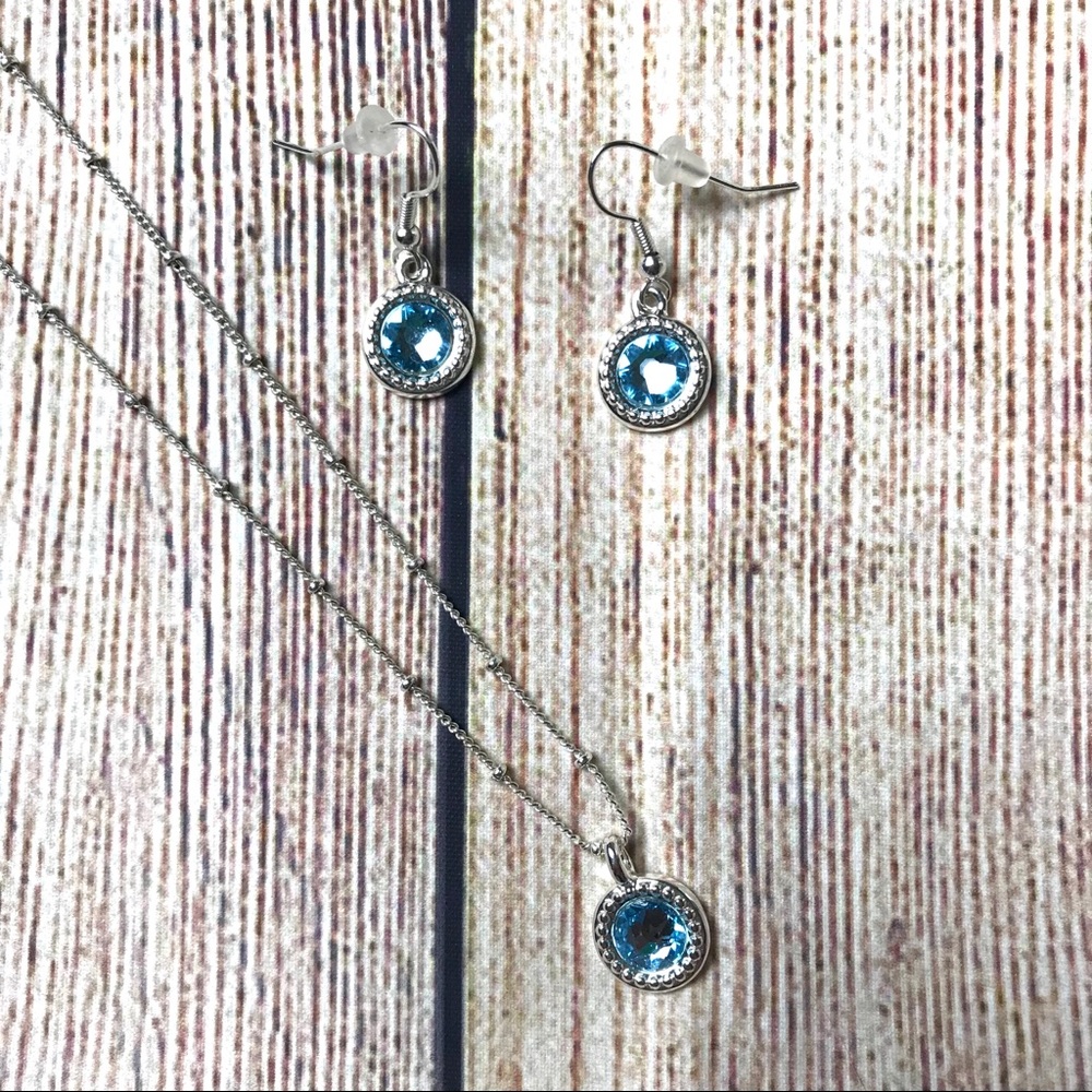 Beautiful Necklace & Earring Set
